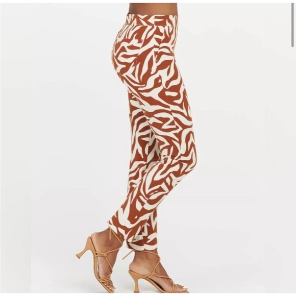 Spanx On-the-Go Printed Ankle Slim Straight Pant Clay Zebra Stripe Size Medium - Picture 4 of 12